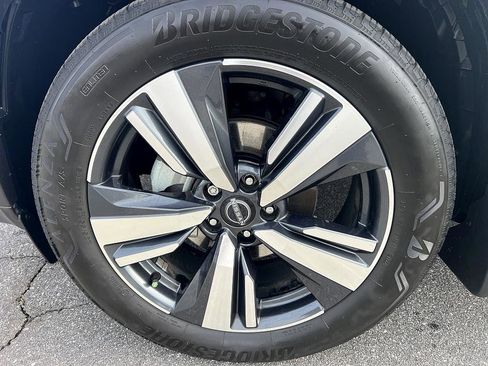 Certified 2023 Nissan Rogue SL w/ SL Premium Package image 9