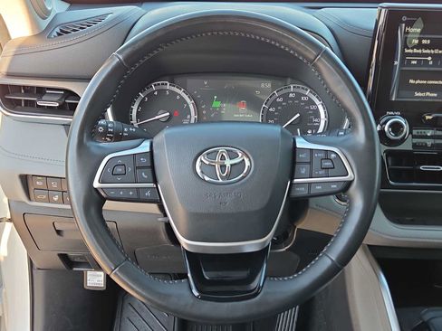Used 2022 Toyota Highlander Limited AWD/4WD image 19