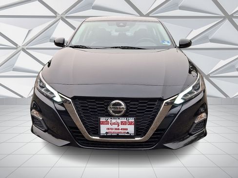 Used 2020 Nissan Altima 2.5 SR w/ Premium Package FWD image 3