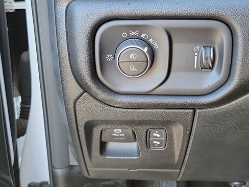 New 2026 RAM 1500 Big Horn AWD/4WD image 12