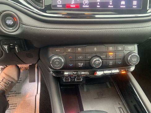 Used 2022 Dodge Durango Citadel image 14