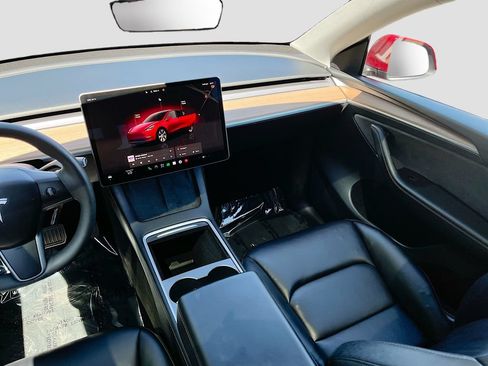 Used 2024 Tesla Model Y Long Range AWD/4WD image 24