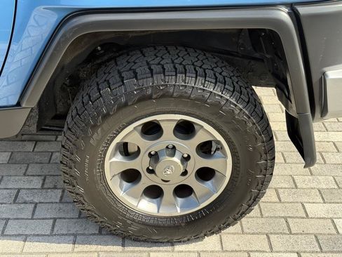Used 2012 Toyota FJ Cruiser 4WD image 45