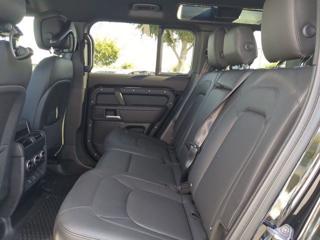 New 2026 Land Rover Defender 110 X-Dynamic SE AWD/4WD image 16