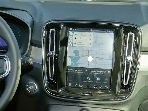 New 2026 Volvo XC40 B5 Plus w/ Protection Package Premier image 26