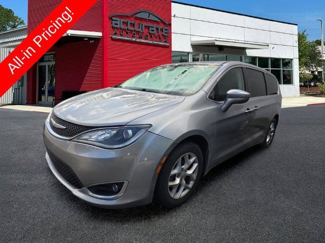Used 2018 Chrysler Pacifica Touring Plus w/ Tire & Wheel Group FWD image 1