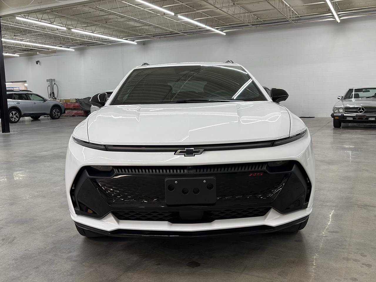 Used 2024 Chevrolet Equinox EV RS FWD image 3