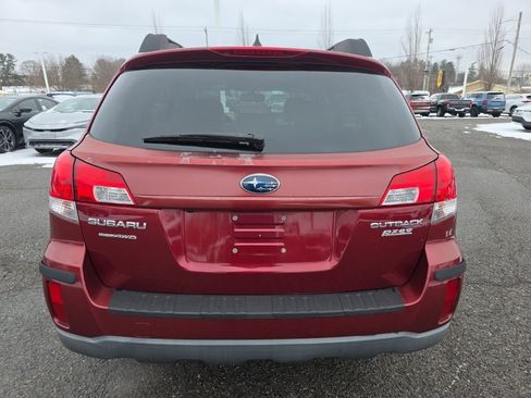 Used 2011 Subaru Outback 2.5i Limited image 6