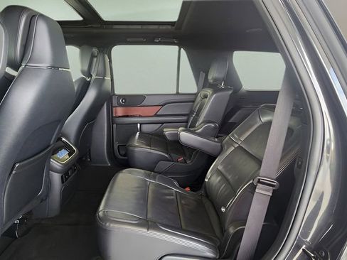 Used 2023 Lincoln Navigator Reserve image 17