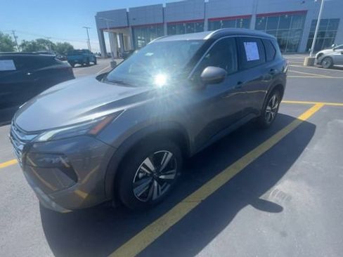 Used 2026 Nissan Rogue SL FWD image 6