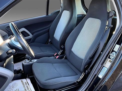 Used 2013 smart fortwo pure image 14