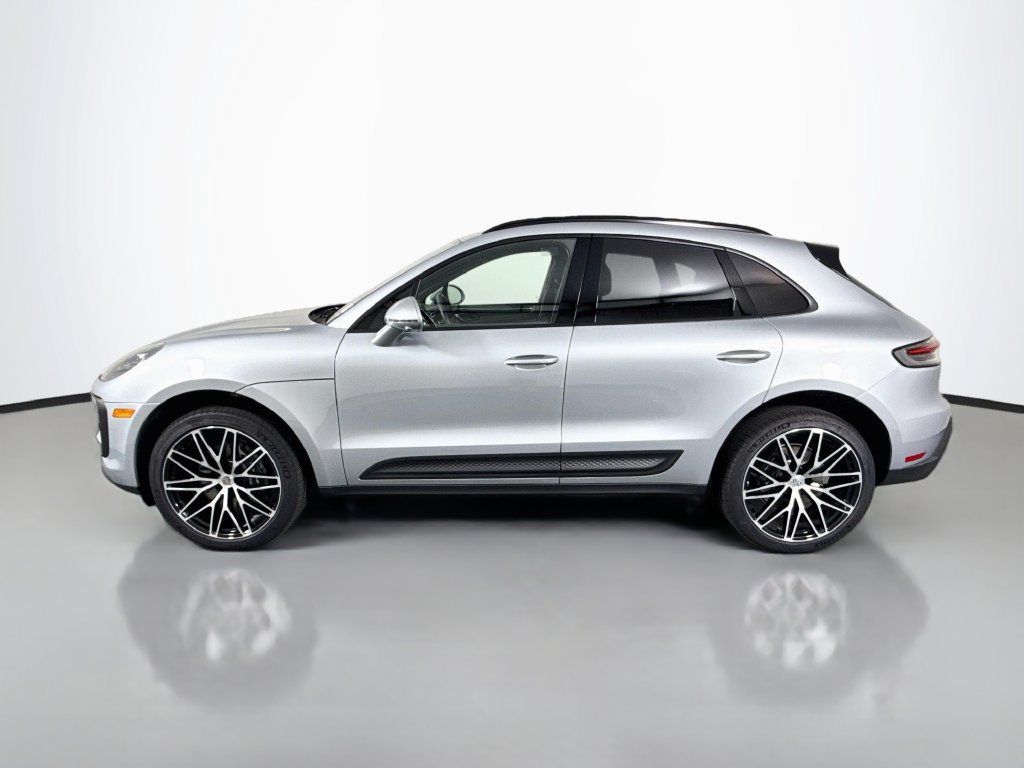 Certified 2026 Porsche Macan AWD/4WD image 2