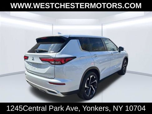 Used 2022 Mitsubishi Outlander SE AWD/4WD image 4