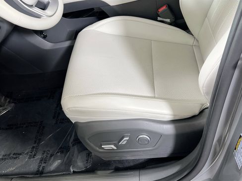 Used 2024 Hyundai Santa Fe SEL image 18