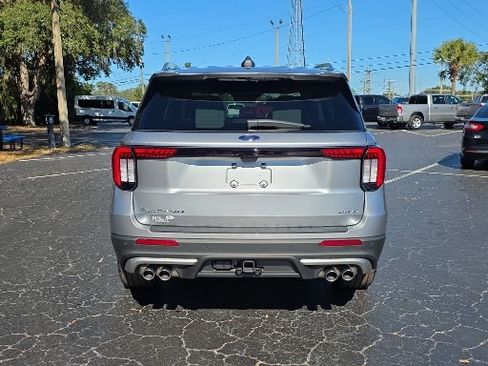 Certified 2025 Ford Explorer Platinum w/ Ultimate Package image 10