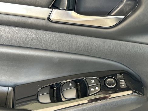 Used 2023 Nissan Altima 2.5 SV image 11