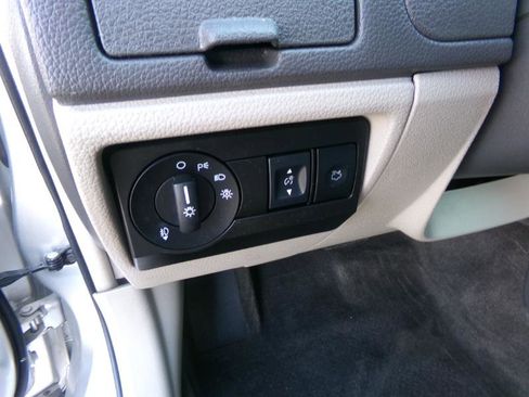 Used 2011 Ford Fusion SEL image 14