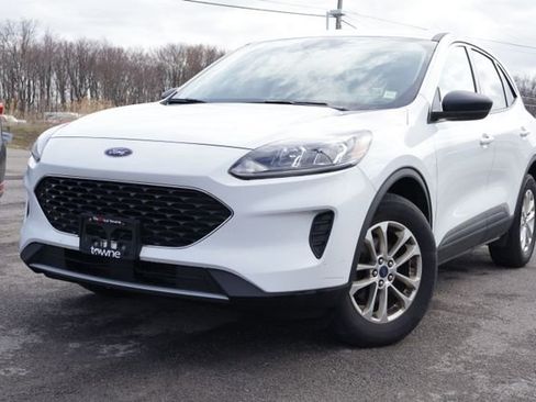 Used 2022 Ford Escape SE image 2