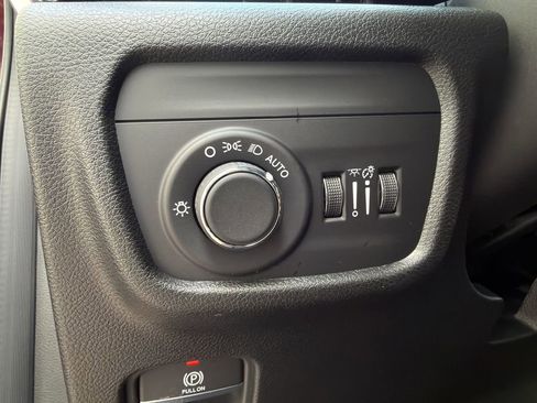 New 2025 Jeep Grand Cherokee L Altitude AWD/4WD image 18