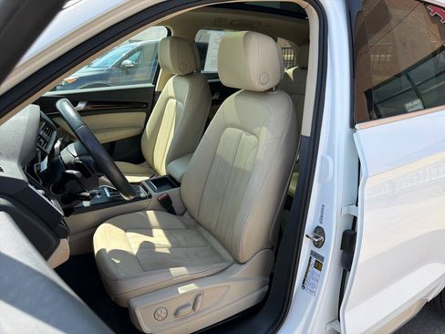 Used 2018 Audi Q5 2.0T Premium Plus w/ Premium Plus Package AWD/4WD image 11