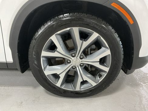 Used 2021 Hyundai Palisade SEL w/ Premium Package FWD image 4