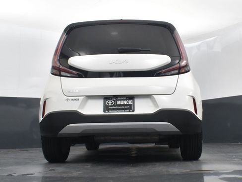 Used 2023 Kia Soul LX w/ LX Technology Package image 32