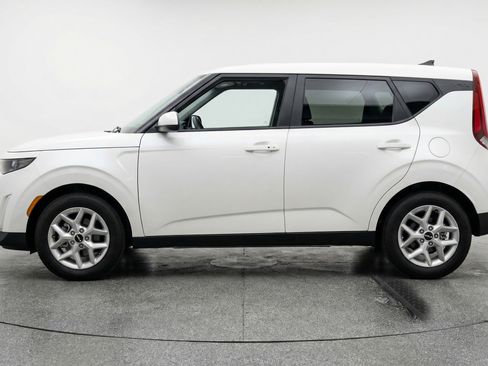 Used 2025 Kia Soul LX w/ LX Technology Package image 5