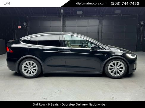 Used 2019 Tesla Model X 100D image 7