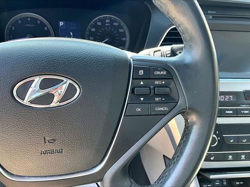 Used 2017 Hyundai Sonata Sport w/ Value Edition Package 02 FWD image 17