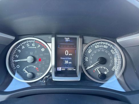 Used 2023 Toyota Tacoma Limited image 20