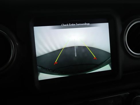 Used 2021 Jeep Wrangler Unlimited Sahara AWD/4WD image 13