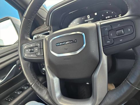 Used 2022 GMC Yukon XL Denali AWD/4WD image 19