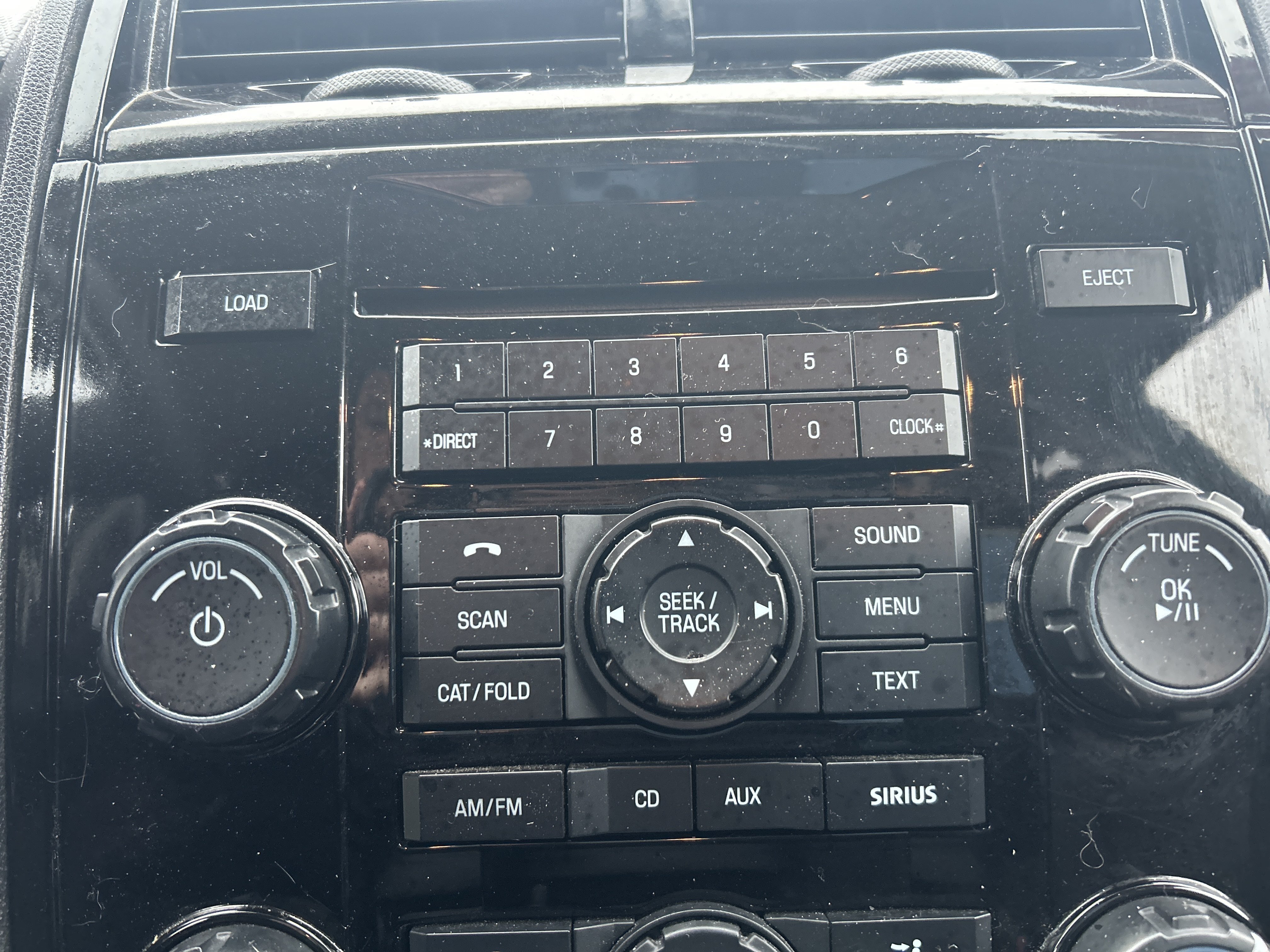 Used 2010 MAZDA Tribute i AWD/4WD image 16