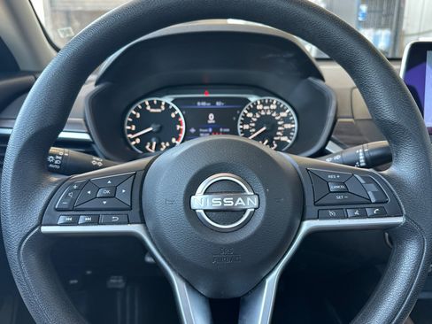 Certified 2024 Nissan Altima 2.5 SV FWD image 22