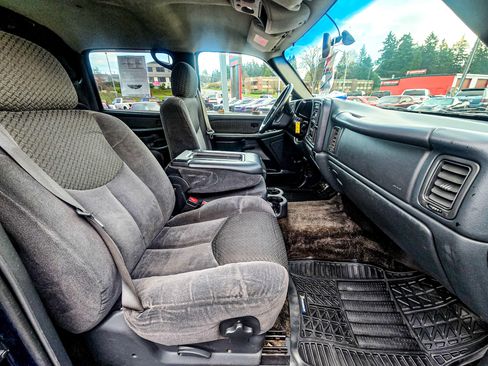 Used 2002 Chevrolet Avalanche 4x4 image 12