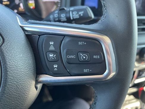 Certified 2025 Jeep Wrangler Unlimited Sahara AWD/4WD image 19