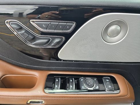 Used 2020 Lincoln Aviator Reserve w/ Equipment Group 202A AWD/4WD image 25