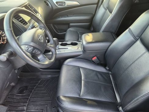 Used 2019 Nissan Pathfinder SL FWD image 14