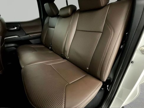 Used 2020 Toyota Tacoma Limited image 20