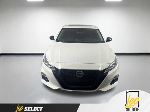 Used 2021 Nissan Altima 2.5 SR w/ SR Premium Package AWD/4WD image 2