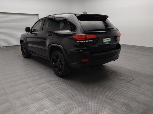 Used 2019 Jeep Grand Cherokee Laredo RWD image 5