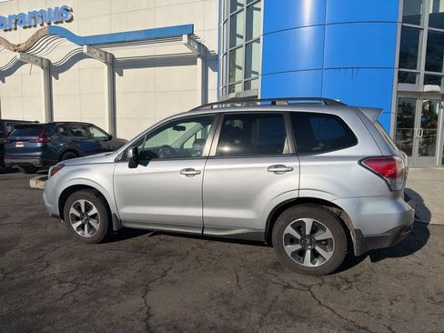 Used 2017 Subaru Forester 2.5i Premium w/ All-Weather Package image 7