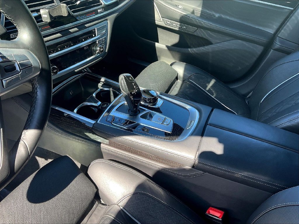 Used 2019 BMW 750i xDrive w/ Executive Package AWD/4WD image 18