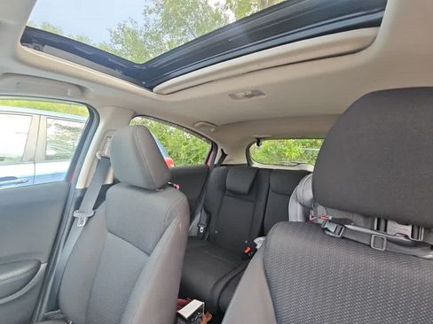 Used 2018 Honda HR-V EX image 8