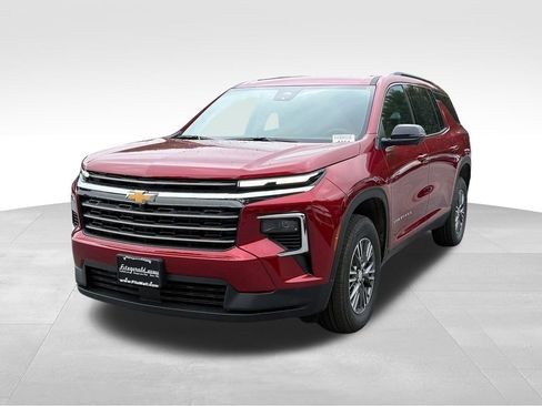 New 2026 Chevrolet Traverse LT w/ Driver Confidence Package image 2