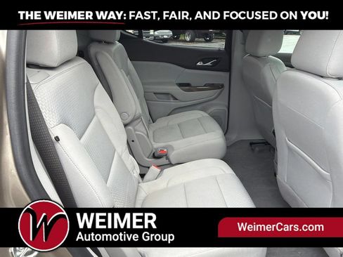 Used 2023 GMC Acadia SLE w/ Driver Convenience Package AWD/4WD image 19