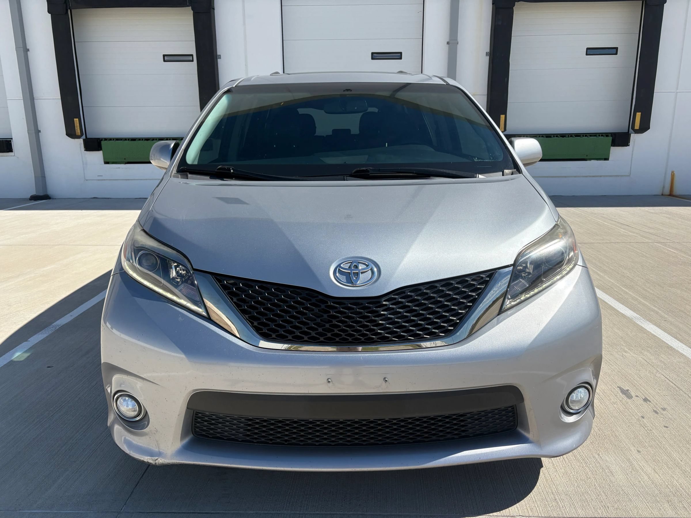 Used 2017 Toyota Sienna SE Premium FWD image 7