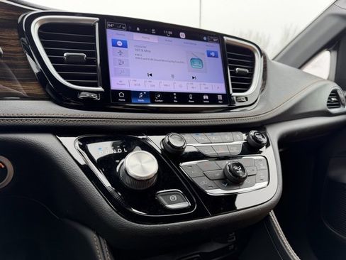 Used 2022 Chrysler Pacifica Pinnacle image 30
