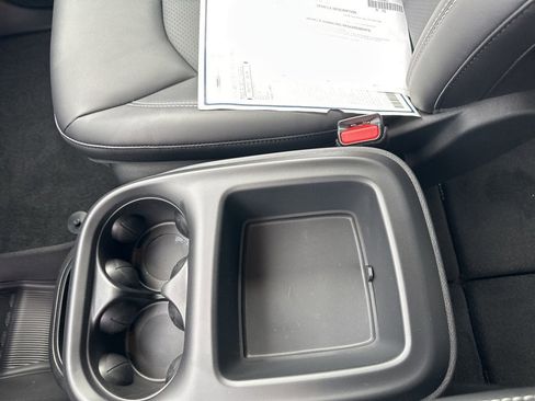 New 2026 Chrysler Pacifica Select image 12