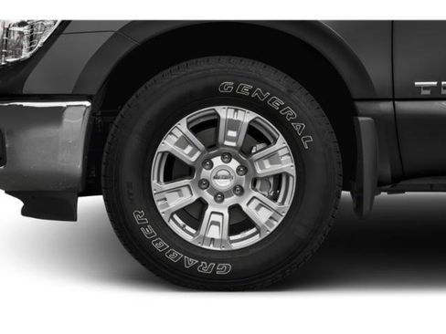 Used 2019 Nissan Titan SV w/ SV Convenience Package AWD/4WD image 14